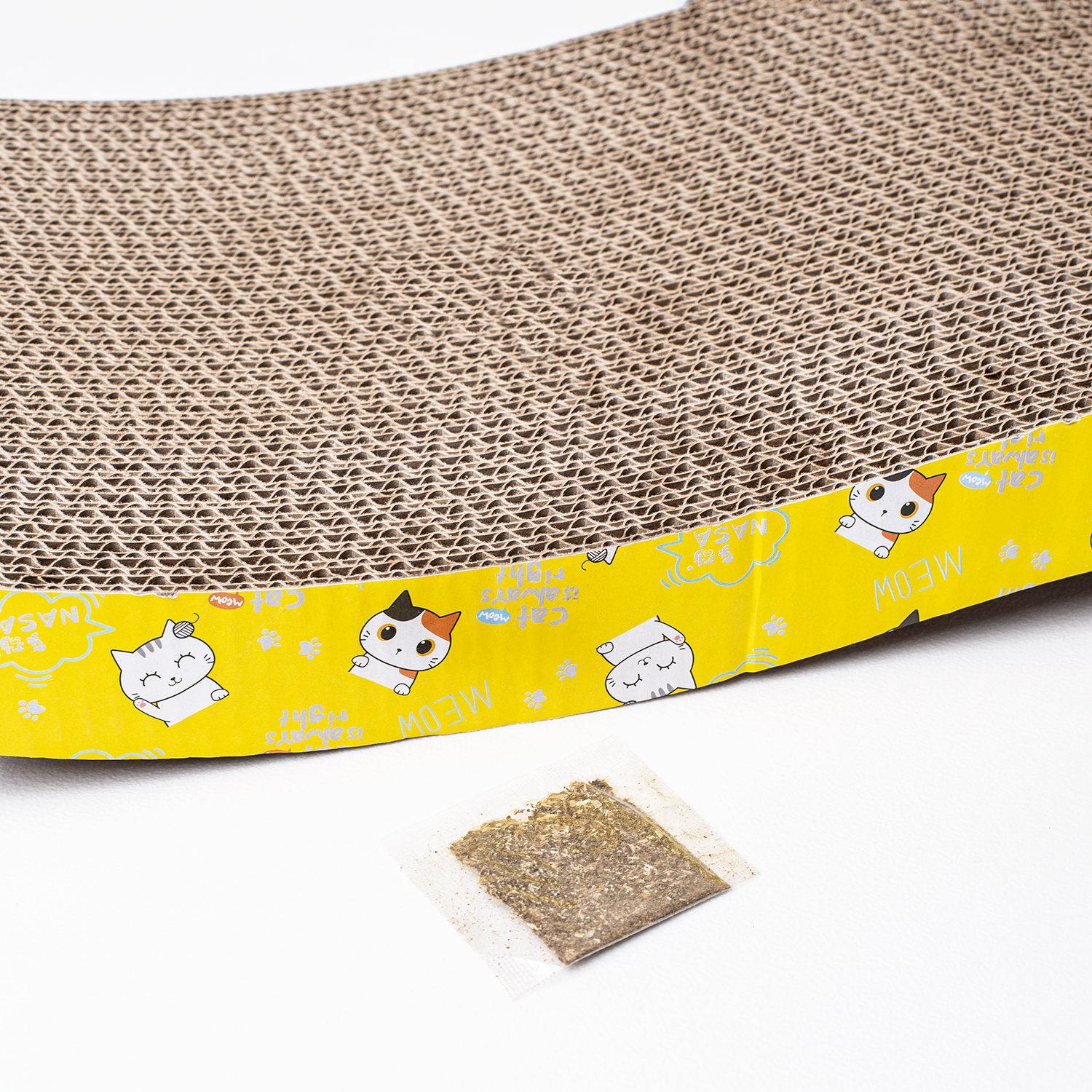 Kartonowy drapak dla kota tekturowa mata do drapania z kocimiętką