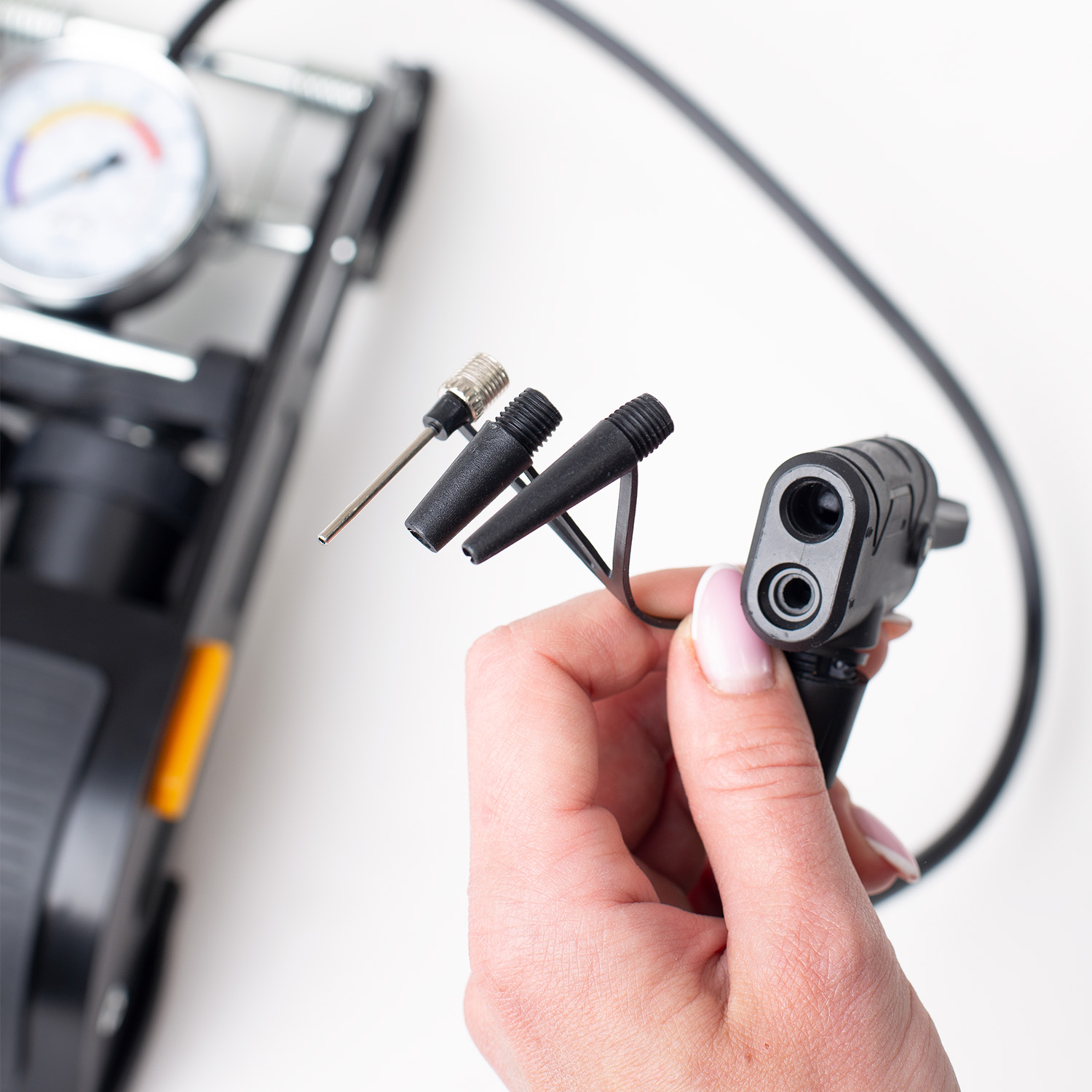 Pompka nożna rowerowa samochodowa dwutłokowa z manometrem