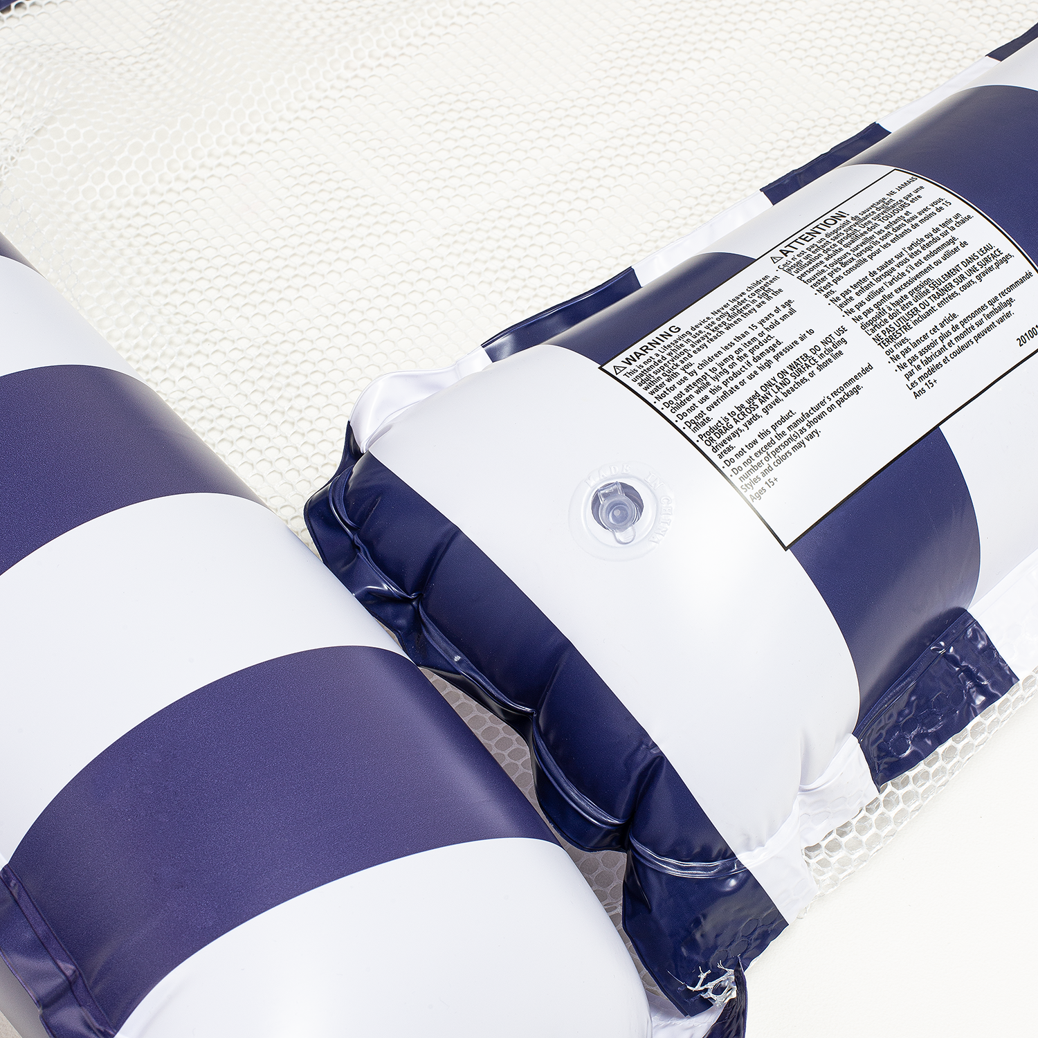 Materac dmuchany do pływania plażowy z siatką granatowy