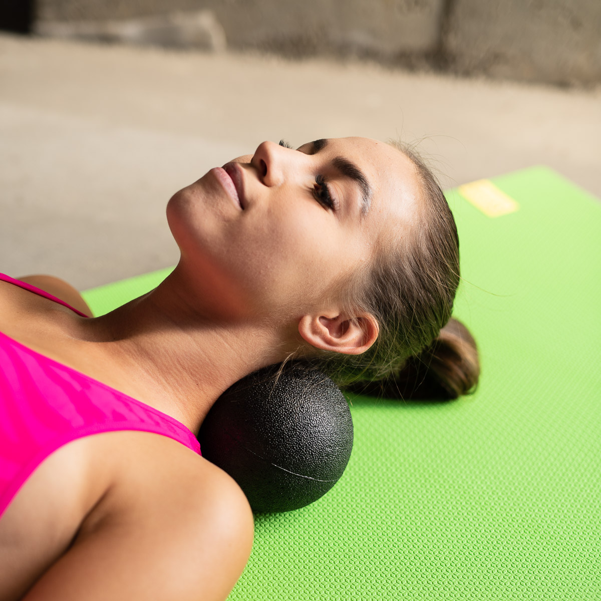 Piłka podwójna do masażu BLM02 12x24 cm HMS