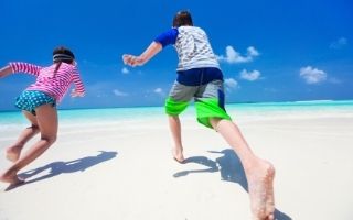 Aktywny relaks, czyli 5 sportów i gier idealnych na plażę!