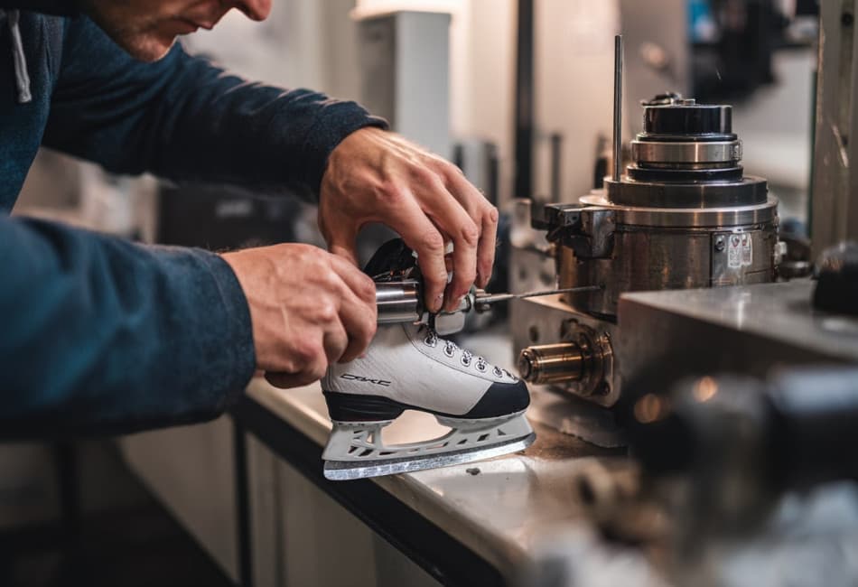 Czy nowe łyżwy trzeba ostrzyć? Wyjaśniamy!