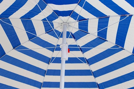 Parasol ogrodowy plażowy składany na balkon 180cm Paski biało-niebieskie + kotwa