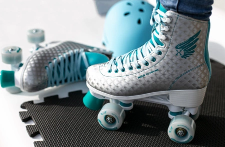 Wrotki klasyczne NQ14198 srebrno-turkusowe rozmiar 38 Nils Extreme