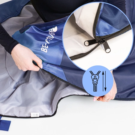 Ciepły śpiwór turystyczny granatowy z kapturem i pokrowcem