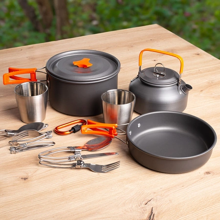 Zestaw garnków naczyń turystycznych pod namiot pomarańczowy